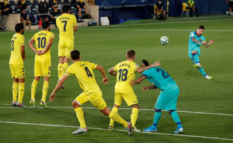 La Liga Santander - Villarreal v FC Barcelona