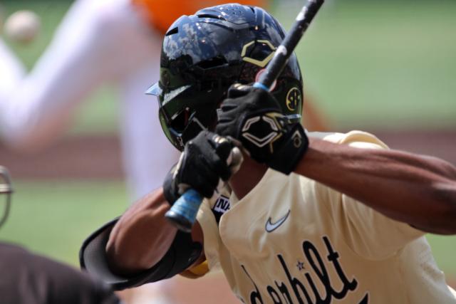 NCAA baseball super regionals: Notre Dame stuns Tennessee; Troy