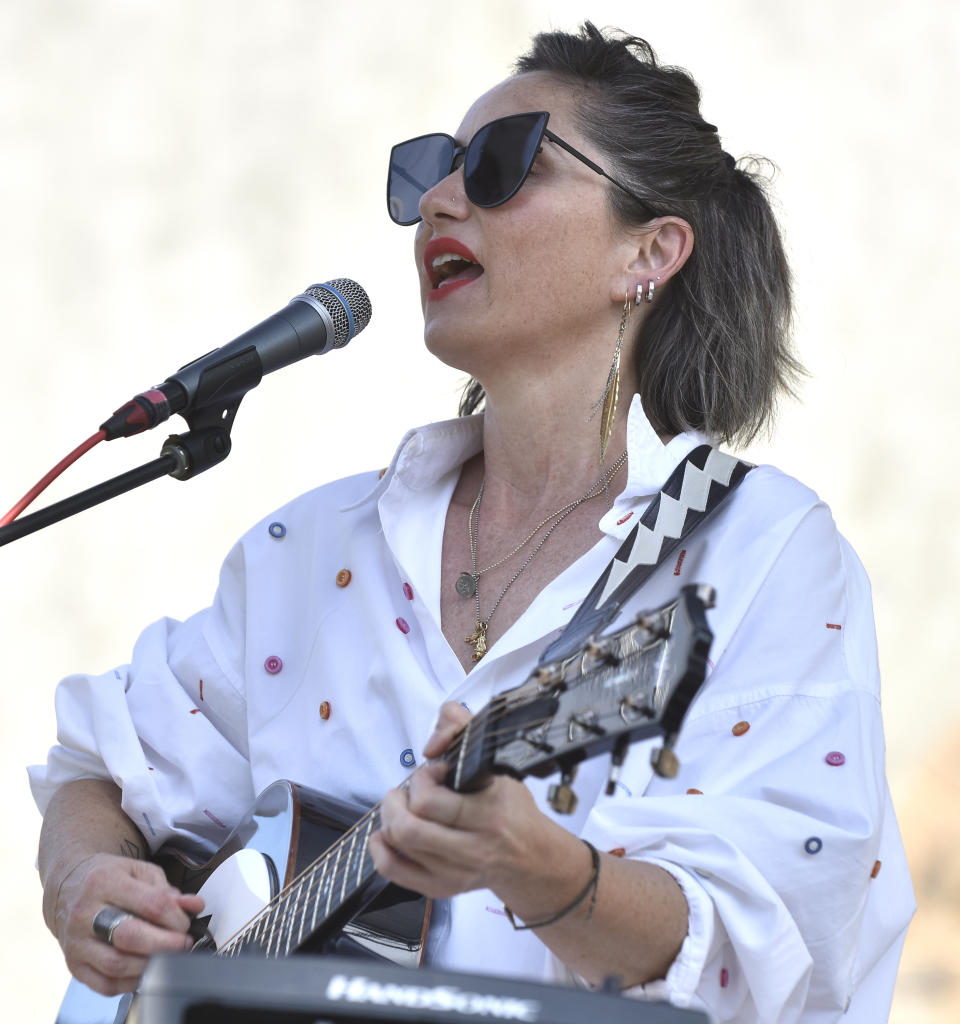 KT Tunstall previously lost the hearing in her left ear. (Photo by Tim Mosenfelder/Getty Images)