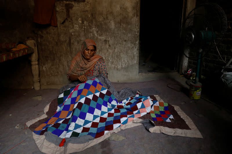 The Wider Image: In hottest city on Earth, mothers bear brunt of climate change