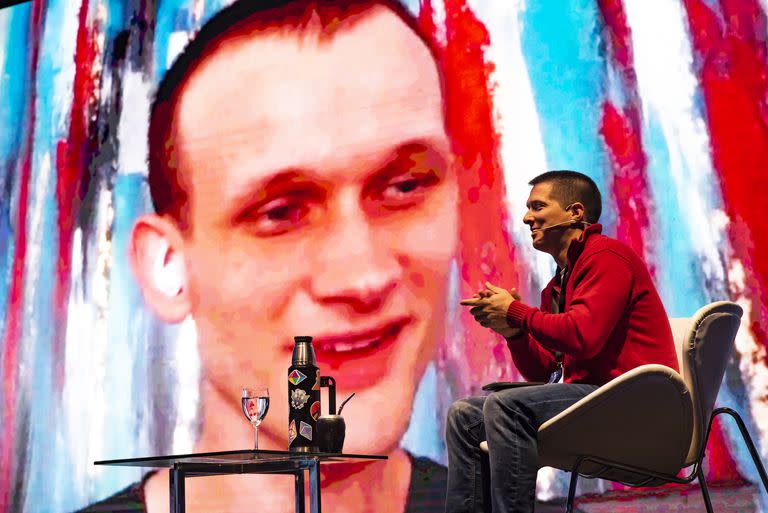 Vitalik Buterin, fundador de ethereum, y Evan van Ness, especialista