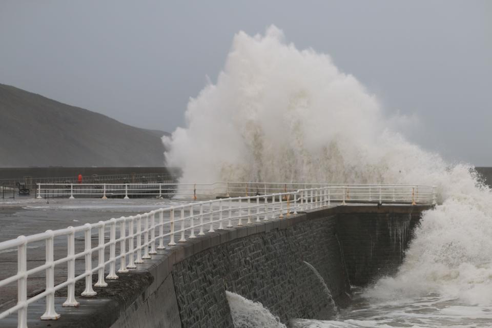 Aberystwyth Wales UK weather 28th September 2023 . Storm Agnes sweeps across Wales and the rest of the UK overnight, gale force winds reaching 80mph hit hard endangering life and property with big waves smashing the sea defences at high tide. Credit : mikedavies/Alamy Live News