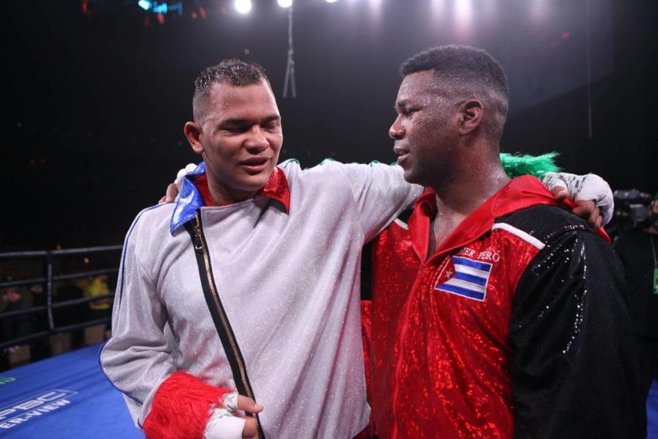 Ninguno mereció perder, pero al final Lenier Peró se impuso en la controversial pelea que le enfrentó a su compatriota Geovany Bruzón en la velada de Premier Boxing Champions que abrió la nueva temporada de boxeo desde el Seminole Hotel y Casino de Hollywood Florida..