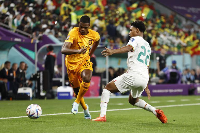 Partido entre Senegal y Países Bajos en el Estadio Al Thumama, en Doha