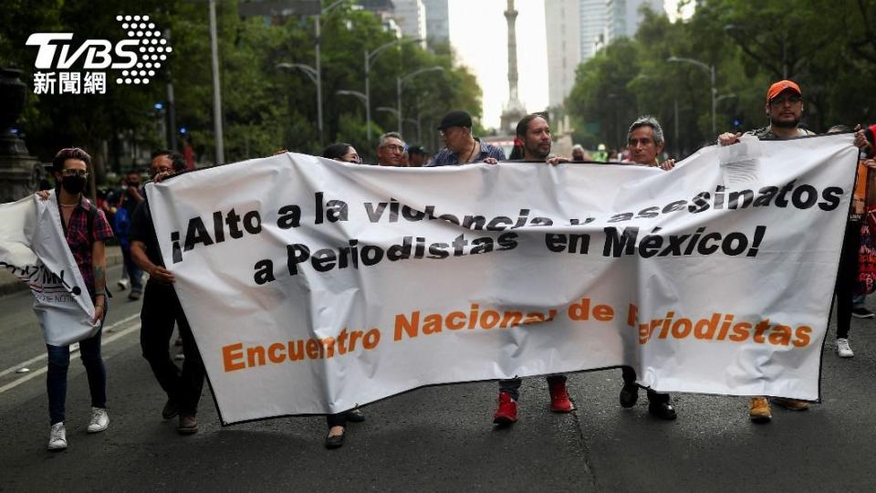 墨西哥上個月才出現不滿記者頻頻遇害的示威行動。（圖／達志影像路透社）