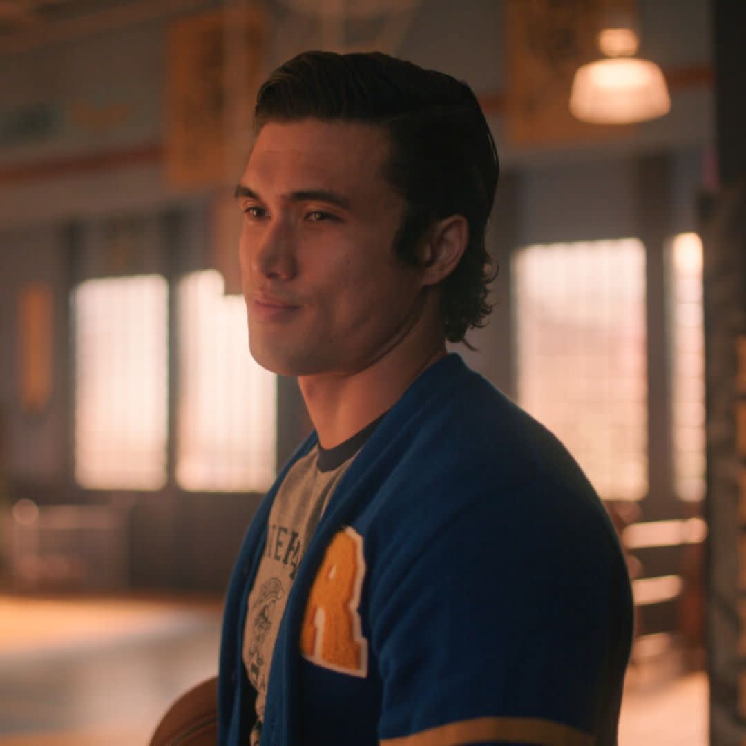  Charles Melton in Riverdale. 