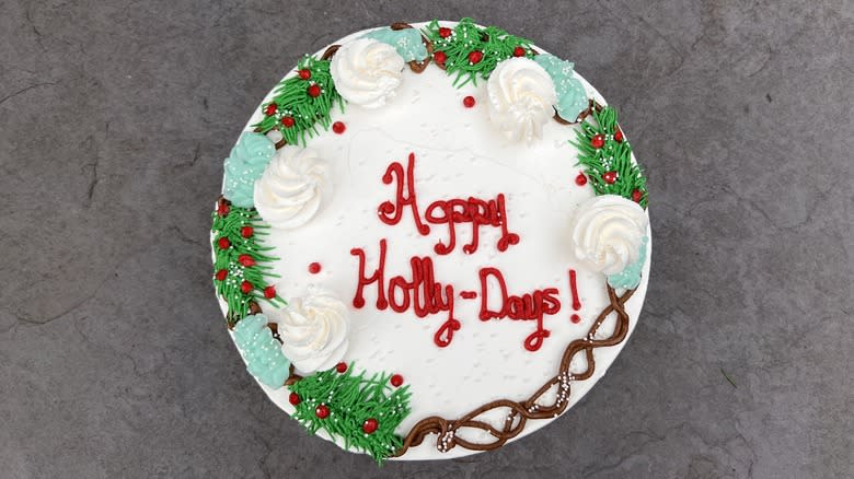 Holly-days cake