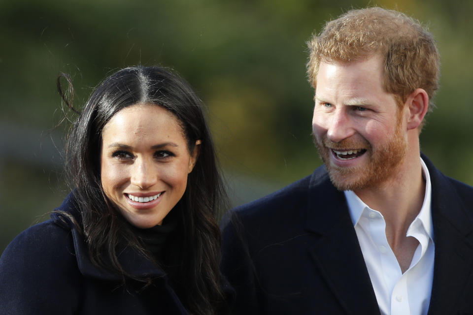 Meghan Markle und Prinz Harry geben sich am 19. Mai das Jawort. Für die Hochzeitsgäste gibt es einen strengen Dresscode. (Bild: AP Photo/Frank Augstein)