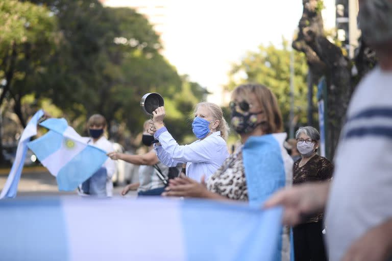 Protesta #17A frente a la quinta de Olivos