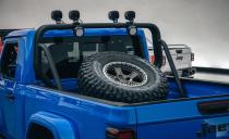 <p>The J6 also gets badging in a retro Jeep script on the fenders and tailgate, which we think looks rad.</p>