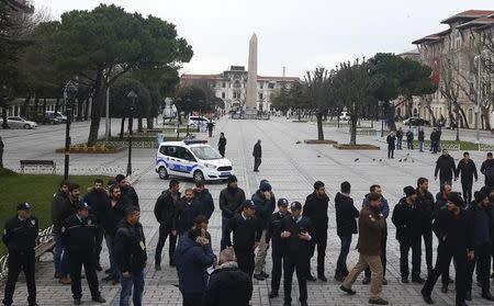 Police and security services secure the area around the Obelisk of Theodosius at Sultanahmet square in Istanbul, Turkey January 13, 2016. REUTERS/Osman Orsal