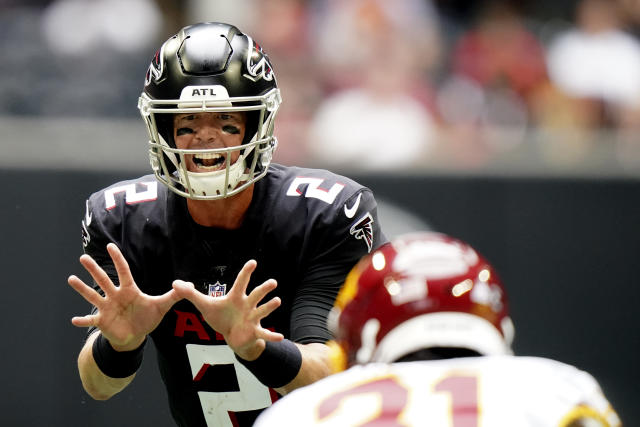 Atlanta Falcons running back Mike Davis (28) works against the Washington  Football Team during the second half of an NFL football game, Sunday, Oct. 3,  2021, in Atlanta. (AP Photo/Brynn Anderson Stock