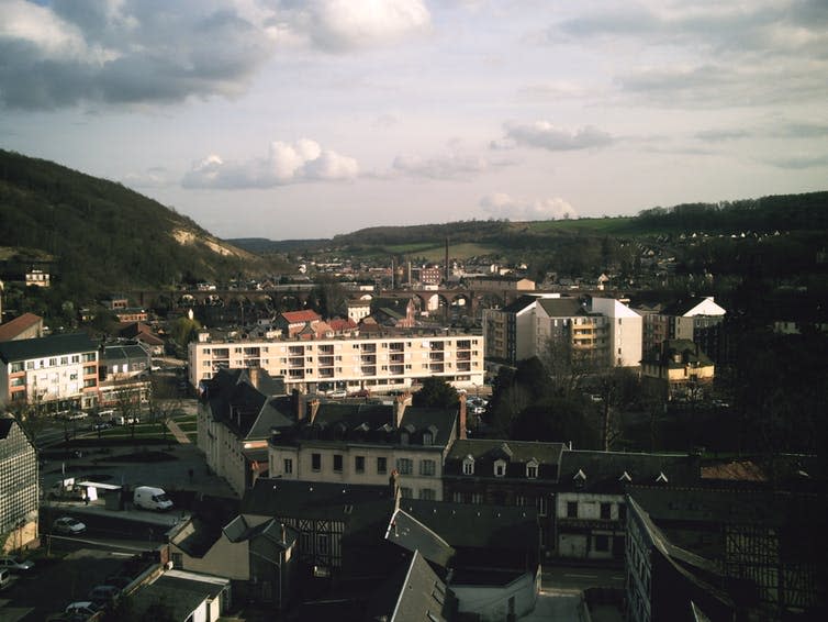 <span class="caption">Darnétal: an urban commune on the edge of the countryside.</span> <span class="attribution"><span class="source">Photo by author</span></span>