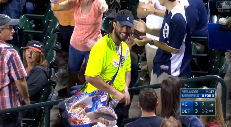 This Tigers vendor had a reason to smile after nonchalantly catching a foul ball. (MLB.com)