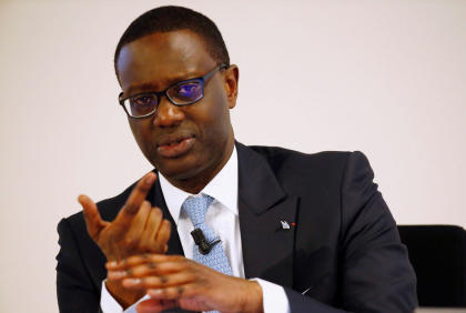 Chief Executive Tidjane Thiam of Swiss bank Credit Suisse speaks to the media during a news conference in Zurich, Switzerland May 10, 2016. REUTERS/Ruben Sprich