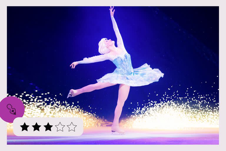 Elsa, de Frozen, sacando lustre al hielo, en Disney on ice