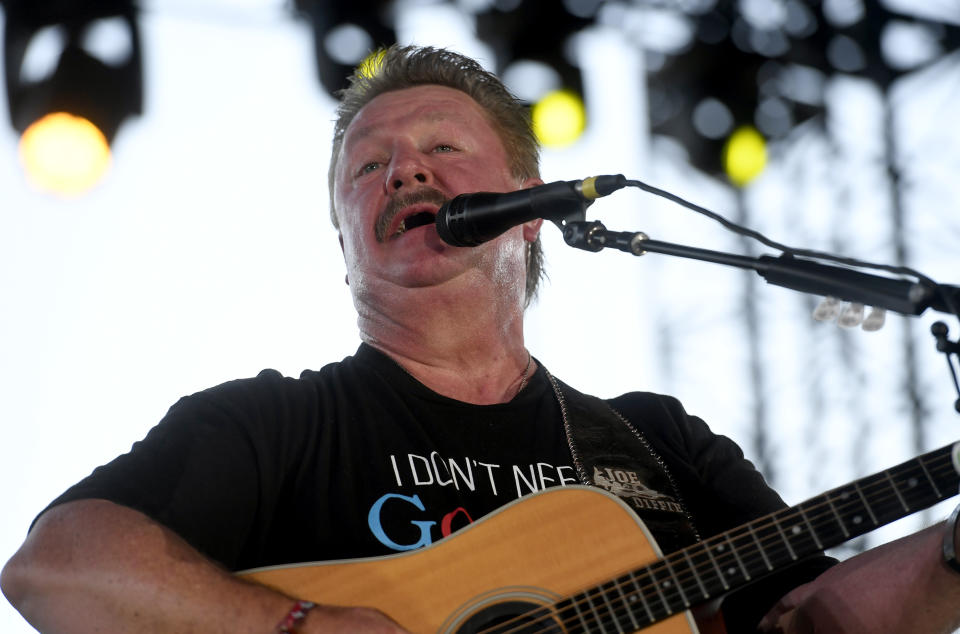 Il 30 marzo Joe Diffie, amatissimo cantante country, vincitore di un Grammy Award, è scomparso all’età di 61 anni per complicanze da coronavirus. (Photo by Frazer Harrison/Getty Images for Stagecoach)