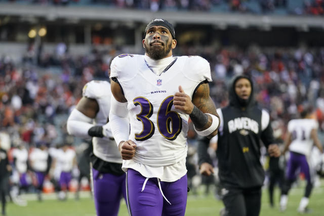 AP source: Jets agree on deal with Ravens to acquire S Clark