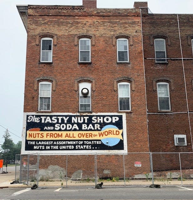 Attempts to save the Tasty Nut Shop building in White Pigeon have ended and the historic building is set for demolition early next year.