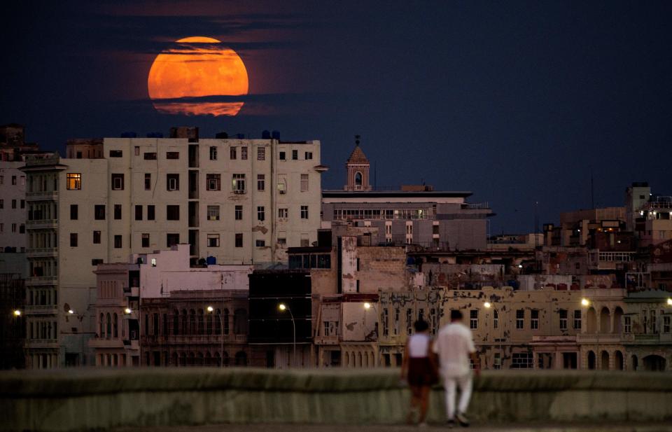 The blue supermoon is seen in Havana, Cuba