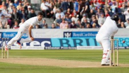 Britain Cricket - England v Sri Lanka - Second Test - Emirates Durham ICG - 28/5/16 England's James Anderson takes the wicket of Sri Lanka's Dinesh Chandimal Action Images via Reuters / Jason Cairnduff Livepic