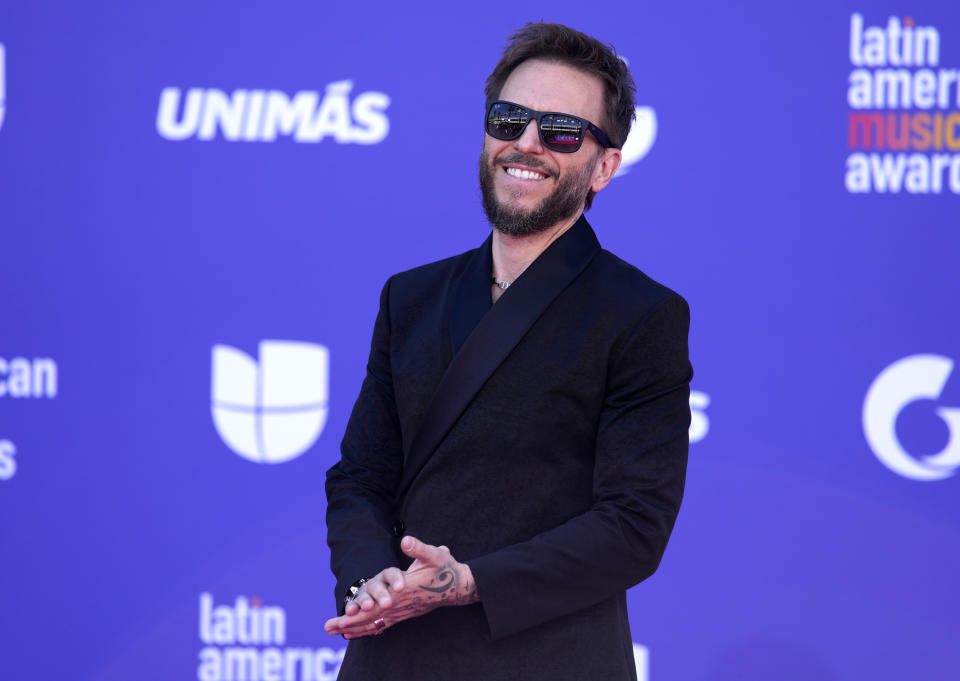 Noel Schajris llega a los Latin American Music Awards el jueves 20 de abril de 2023 en la arena MGM Grand Garden en Las Vegas. (Foto AP/John Locher)