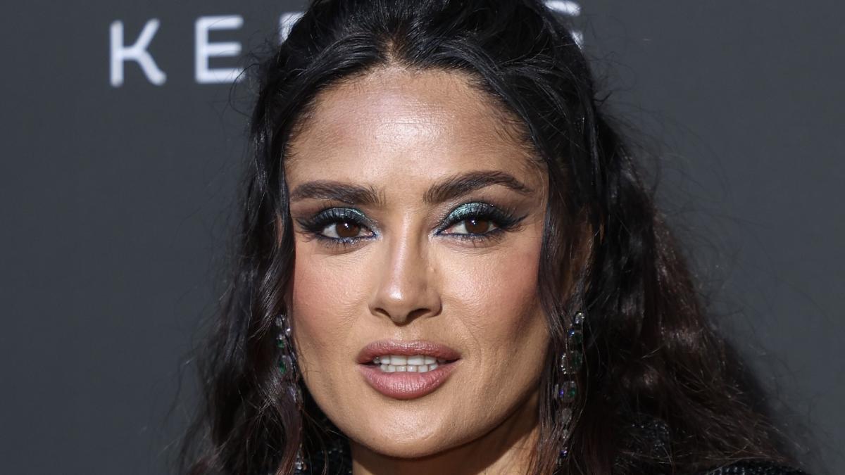 At 56, Salma Hayek Discusses ‘White Hair’ in New Photo: ‘Bring On the ...