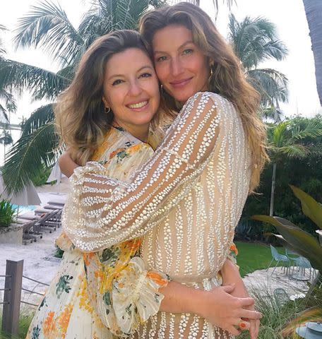 <p>Gisele BÃ¼ndchen/Instagram</p> Gisele and Pati Bündchen