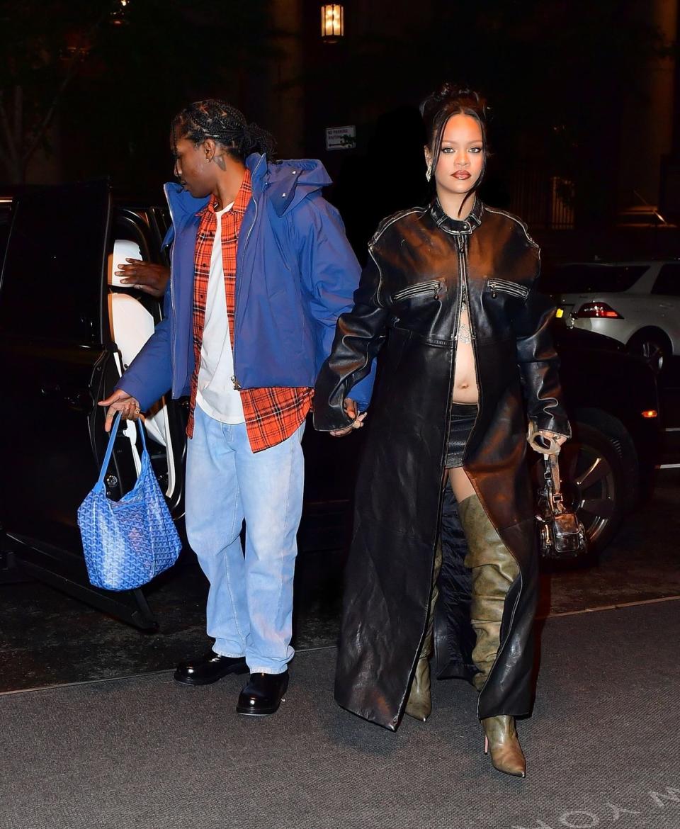 rihanna and a$ap rocky out at carbone