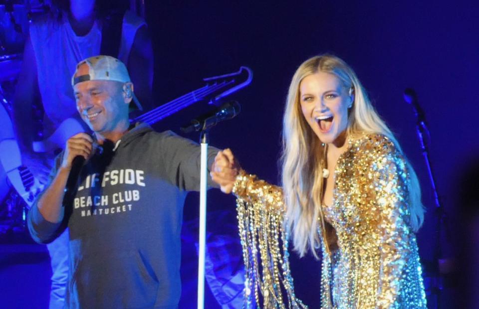 Kenny Chesney joins Kelsea Ballerini on stage as a surprise at the Greek Theatre during “Half of My Hometown,” Oct. 6, 2022 (Photo: Chris Willman/Variety)