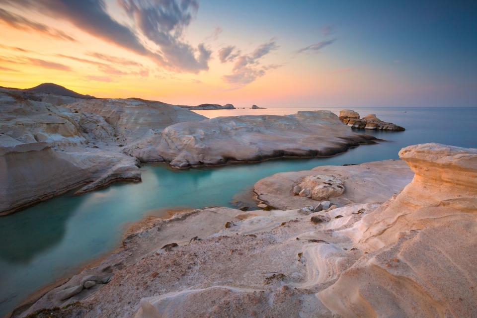 sarakiniko beach, milos