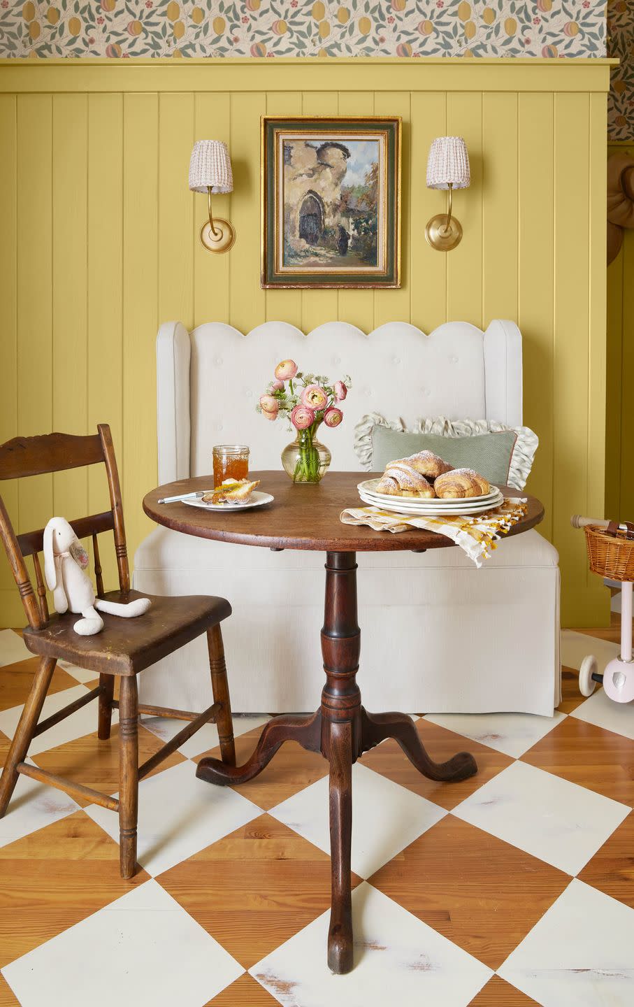 british farmhouse kitchen breakfast nook