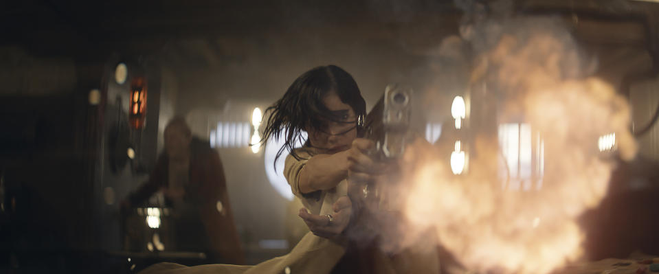 En esta imagen proporcionada por Netflix, Sofia Boutella en una escena de "Rebel Moon: Part One - A Child of Fire". (Clay Enos/Netflix vía AP)