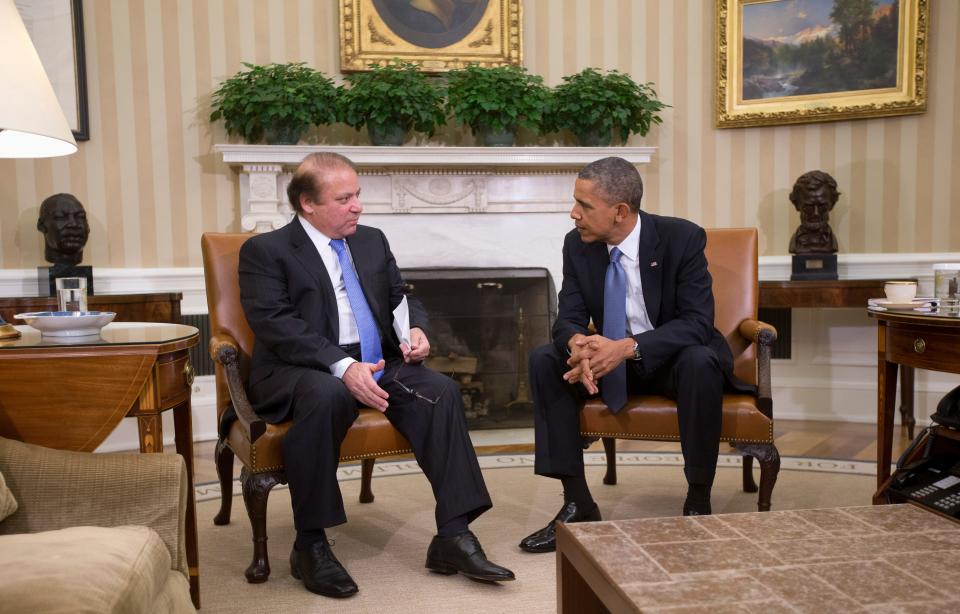 President Barack Obama meets with Pakistan Prime Minister Nawaz Sharif in the Oval Office in 2013, flanked by busts of Martin Luther King Jr. and Abraham Lincoln.