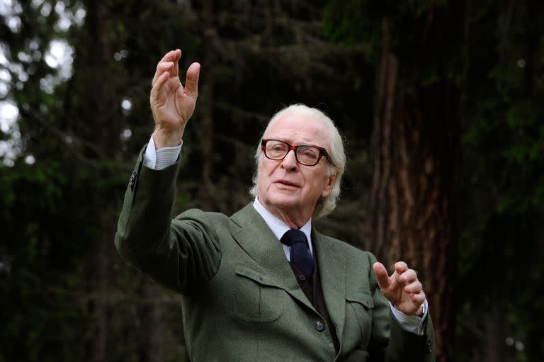 Photo © 2023 Alamy/The Grosby Group

Youth Year : 2015 
Director : Paolo Sorrentino. 
Actor: Michael Caine