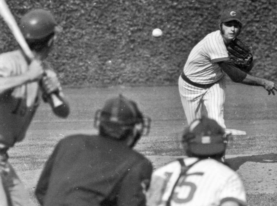 Milt Pappas, pictured with the Chicago Cubs in 1972