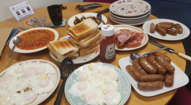 The UK police tweeted a photo of their fry-up breakfast. Photo: Twitter/ North Wales Police Rural Crime Team