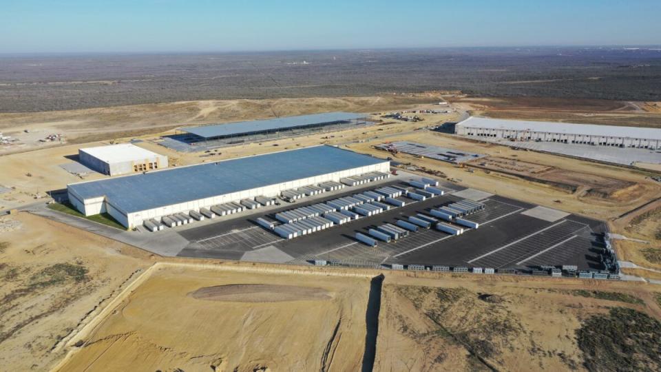 Eduardo E. Lozano & Co. Inc.’s new warehouse is located in North Laredo, Texas, adjacent to Interstate 35. (Photo: EELCO)