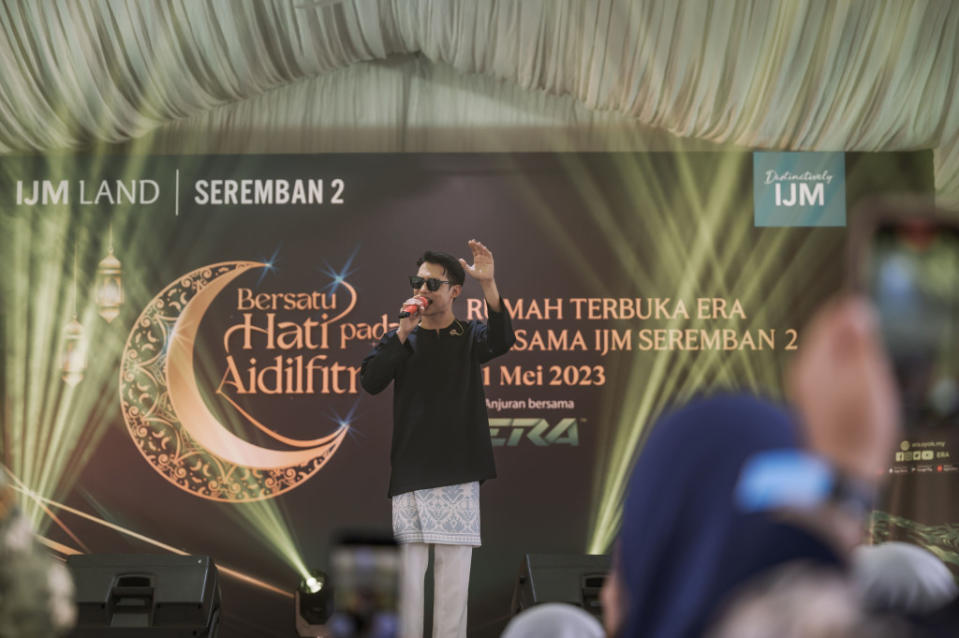 Hael Husaini wowed the crowd with an unforgettable performance at Seremban 2's open house event!
