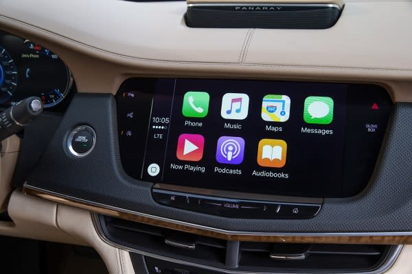 Cadillac chief pans Apple's car interface