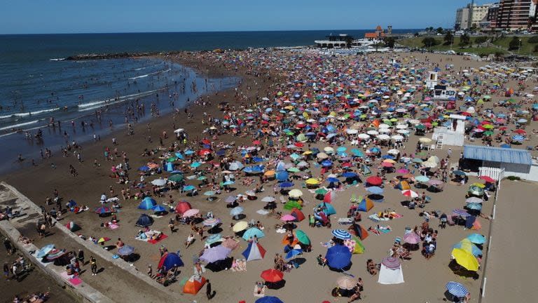 La playa en la zona del Torreón del Monje a mediados de enero