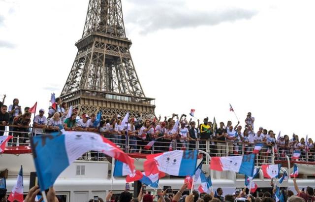 JO 2024 : « stricte » parité entre les athlètes, une première historique -  Elle