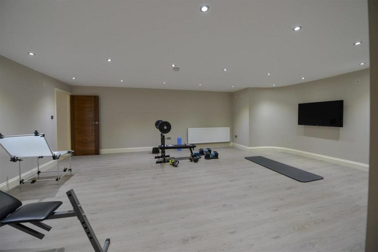 There's also a spacious home gym in the basement. (Rightmove)