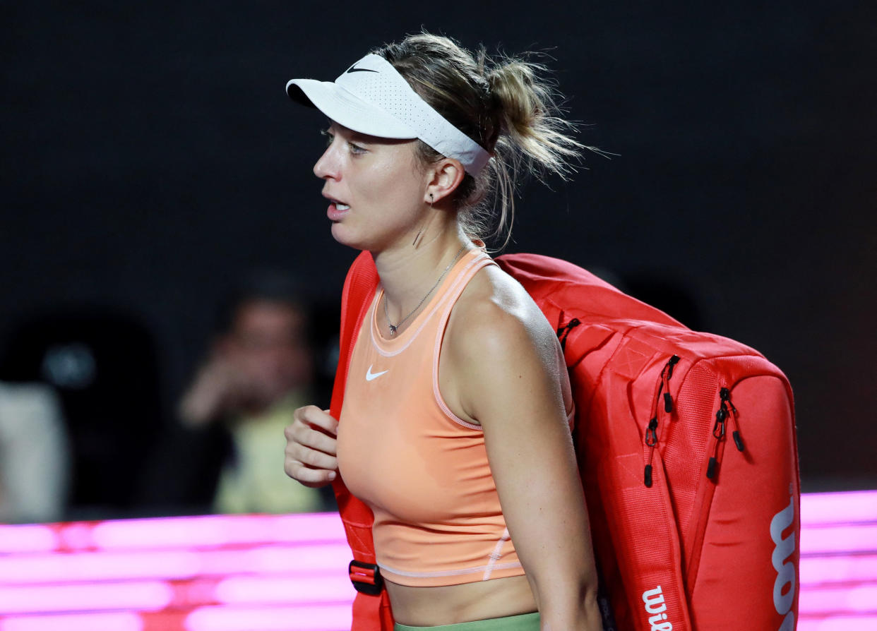 Paula Badosa retirándose del WTA 1000 de Guadalajara en su partido contra Victoria Azarenka. (Foto: Henry Romero / Reuters).