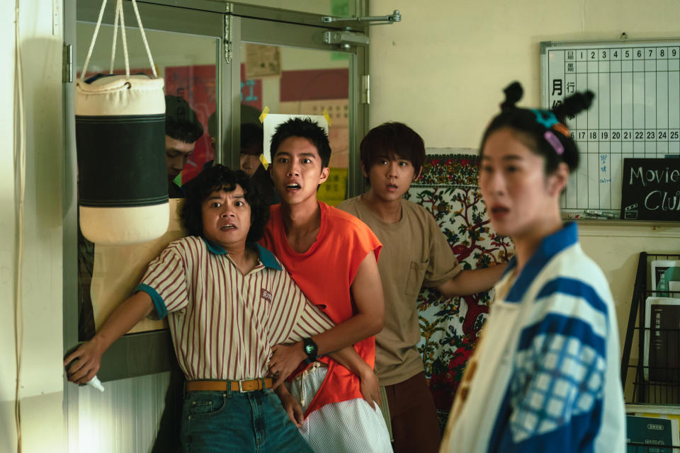 Stone (Kent Tsai), the leader of the school's supernatural society, goes on spooky expeditions with Kam (Hong Qun-hun), French Toast (Keung To), Pui On (Tammy Lin), and Ching Fong (Pai Ching-i) in Sometimes When We Touch. (Photo: Viu)