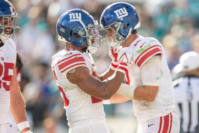 Giants vs. Jaguars: Daniel Jones, Saquon Barkley lead in win