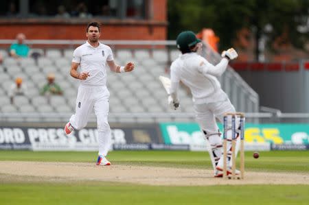 Britain Cricket - England v Pakistan - Second Test - Emirates Old Trafford - 25/7/16 England's James Anderson bowls to Pakistan's Mohammad Hafeez Action Images via Reuters / Jason Cairnduff Livepic