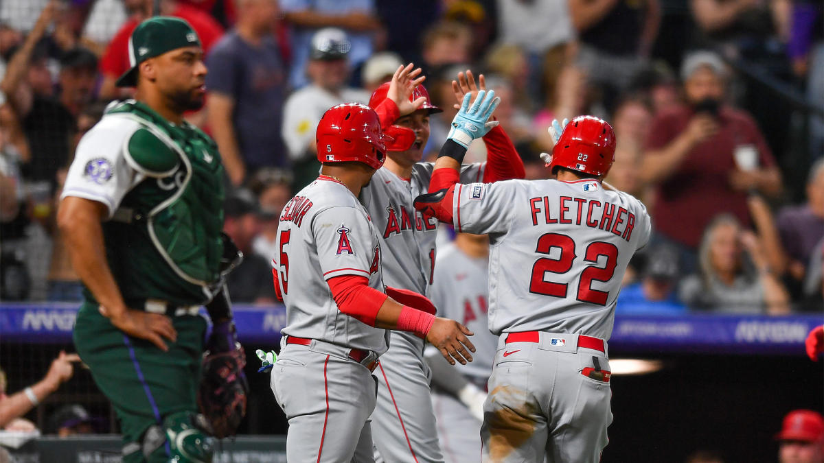 Walsh hits for cycle, Trout hits 2 HRs as Angels rout Mets