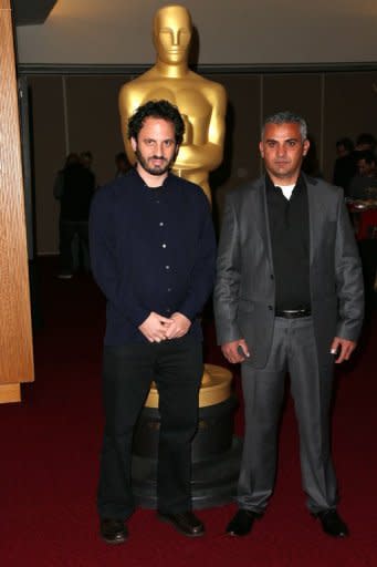 Davidi y Burnat son candidatos al Premio Oscar al Mejor Documental por su pelicula 'Five Broken Cameras'. Sabrán si son ganadores en la ceremonia del próximo domingo 24. (Getty Images/AFP | Frederick M. Brown)