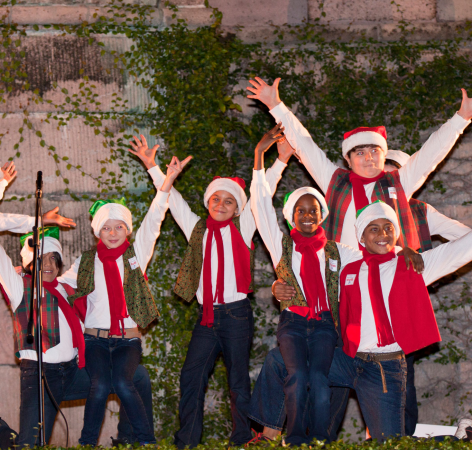 School groups perform on the Ringling Museum grounds during Holiday Splendor events.